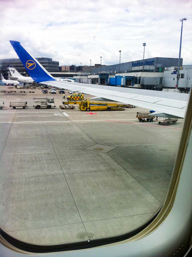 Blick aus dem Flugzeug in Frankfurt Flughafen